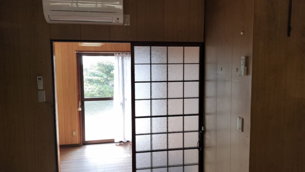 1階DKからの納戸方向