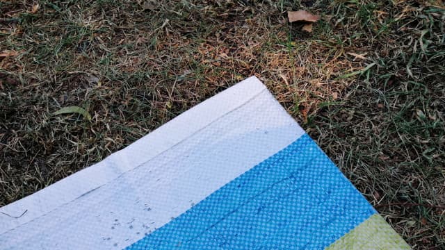 屋外ラグで休憩